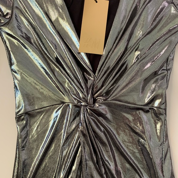 NWT Shimmering Metallic Bodycon Long Sleeved Dress - Picture 2 of 6